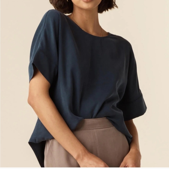 Vetta Capsule Reversible Girlfriend Top in French Navy - Picture 3 of 4